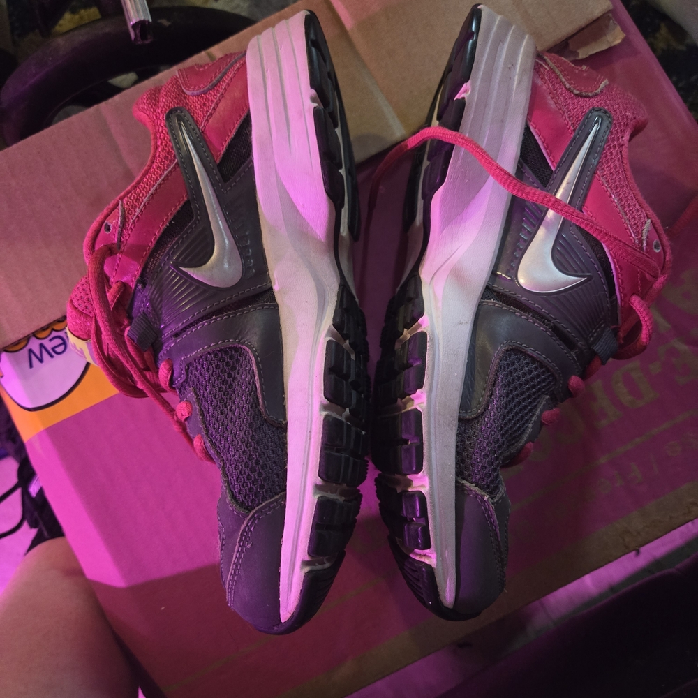 Nike Kids Sneakers in Pink and Black